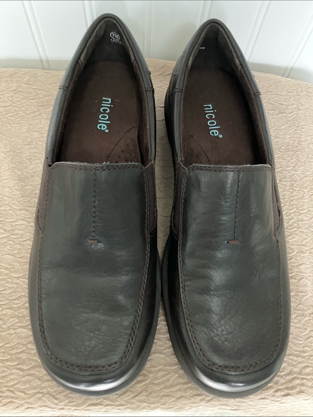 Nicole Chocolate Brown Leather Comfort Loafers Slip On Shoes Women's Sz 7 Casual